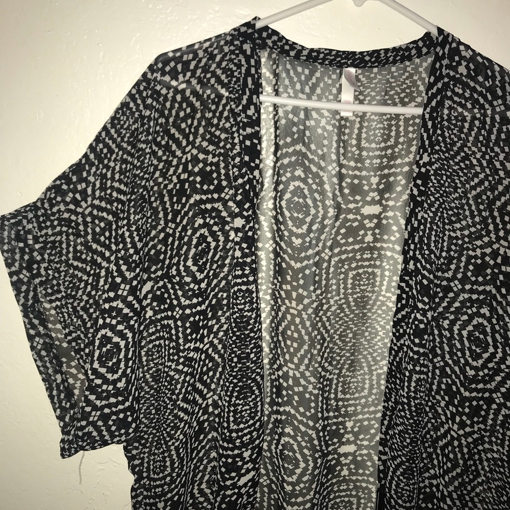 KIMONO - Picture 2 of 4
